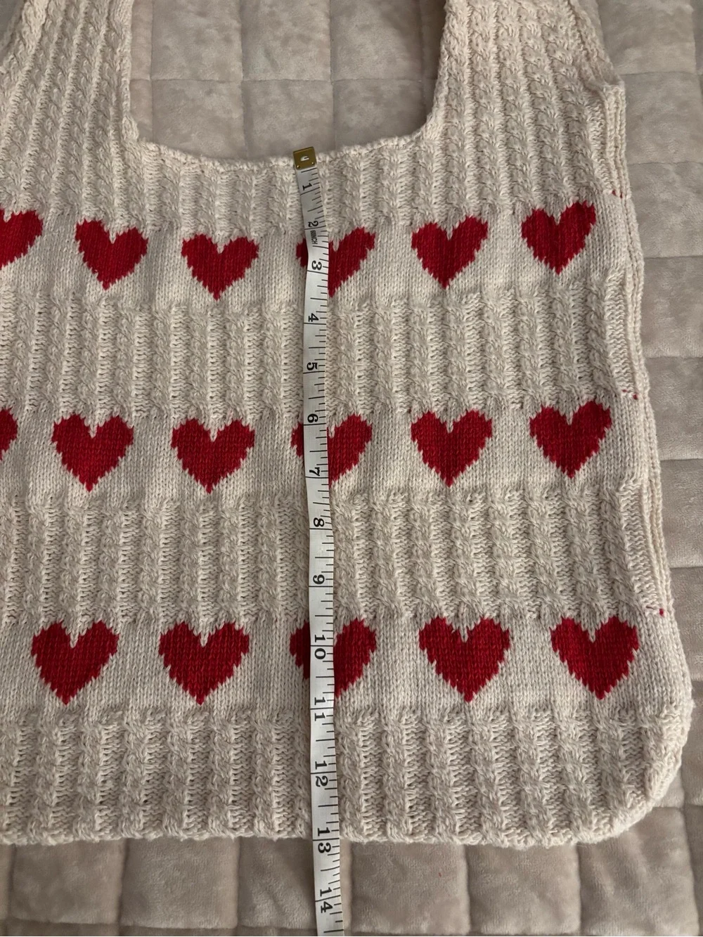 Women’s Cream Knit Heart Tote Bag with Red Hearts